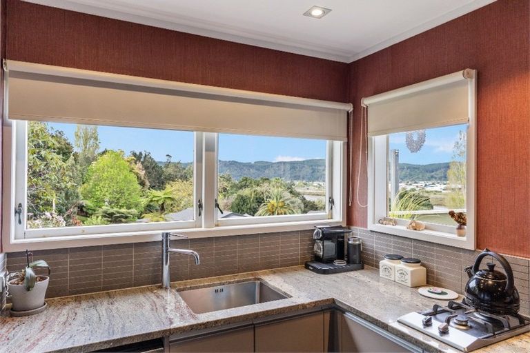 Photo of property in 10 Gregory Lane, Whangamata, 3691