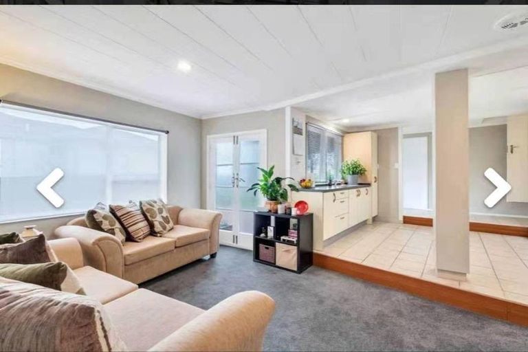 Photo of property in 1/133 Carlisle Road, Northcross, Auckland, 0632