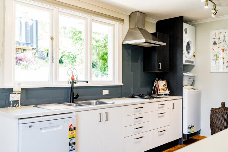 Photo of property in 96 Hocken Street, Kenmure, Dunedin, 9011