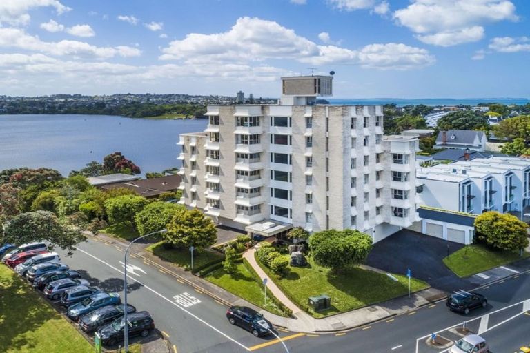 Photo of property in 2b/6 The Promenade, Takapuna, Auckland, 0622