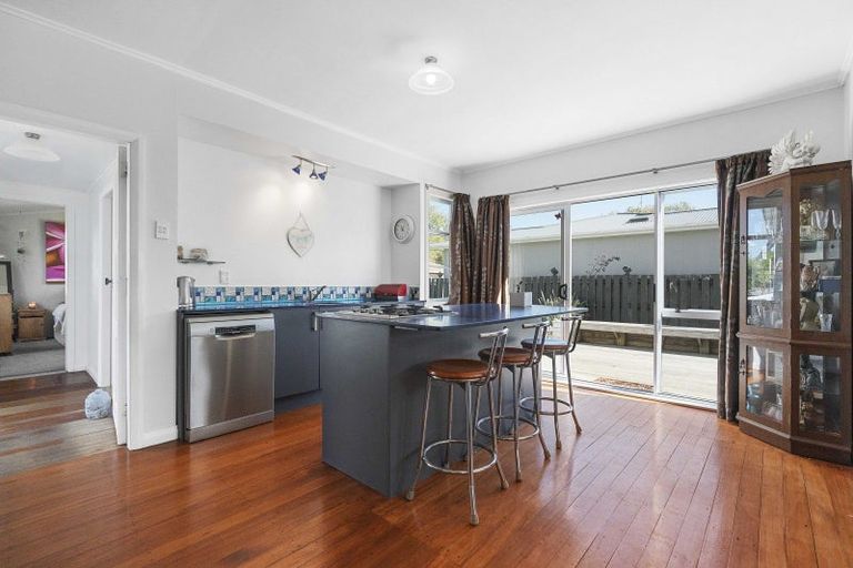 Photo of property in 4 Humphries Street, Greytown, 5712