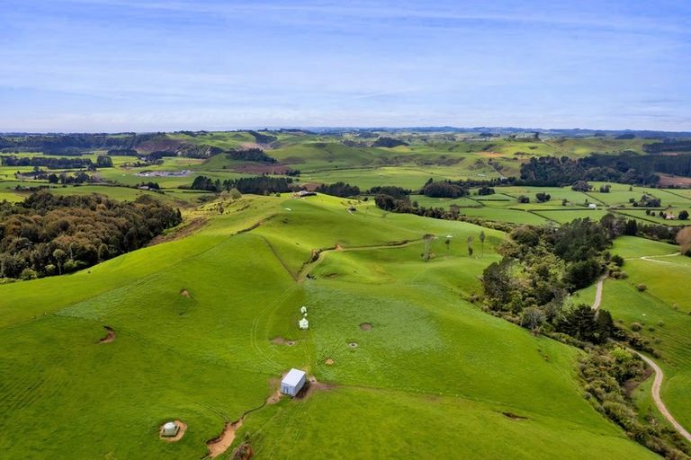 Photo of property in 19 Roddy Road, Everett Park, New Plymouth, 4373