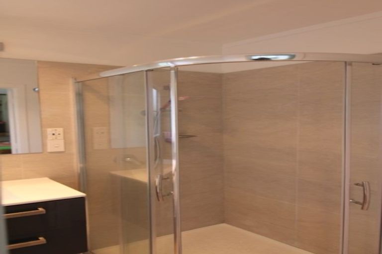 Photo of property in 2/10 Centorian Drive, Windsor Park, Auckland, 0632