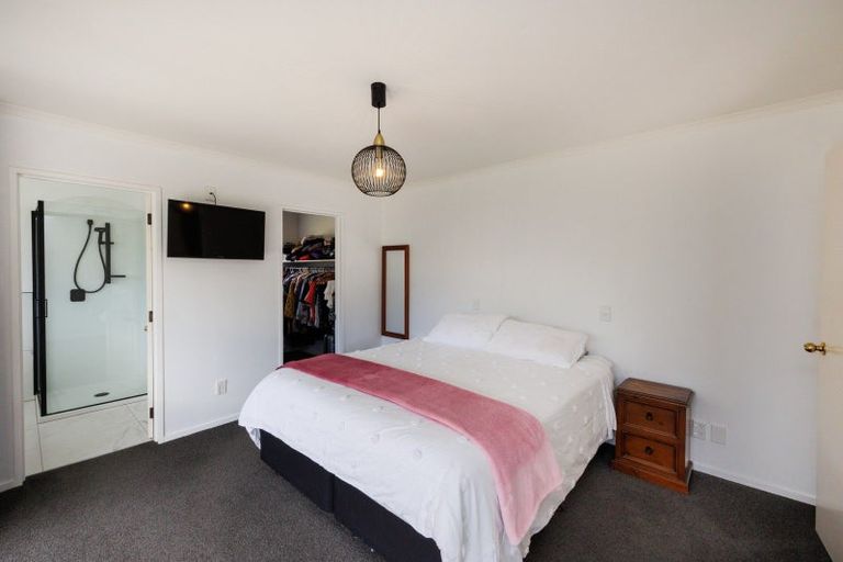 Photo of property in 10 Sandstrom Grove, Feilding, 4702