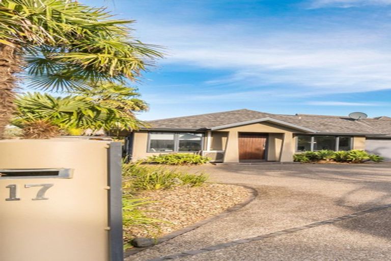 Photo of property in 17 Manor Park, Sunnyhills, Auckland, 2010