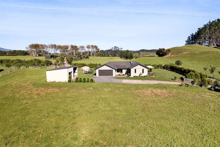 Photo of property in 1108e Egmont Road, Egmont Village, New Plymouth, 4372
