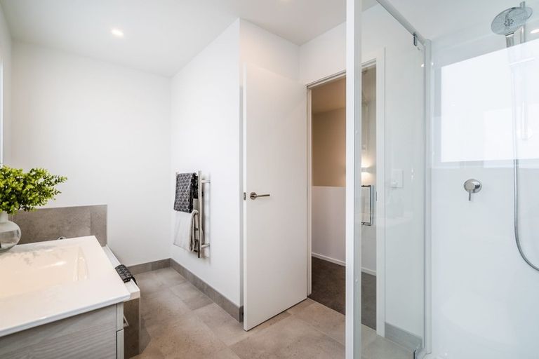 Photo of property in 5c Nea Place, Hillcrest, Auckland, 0627