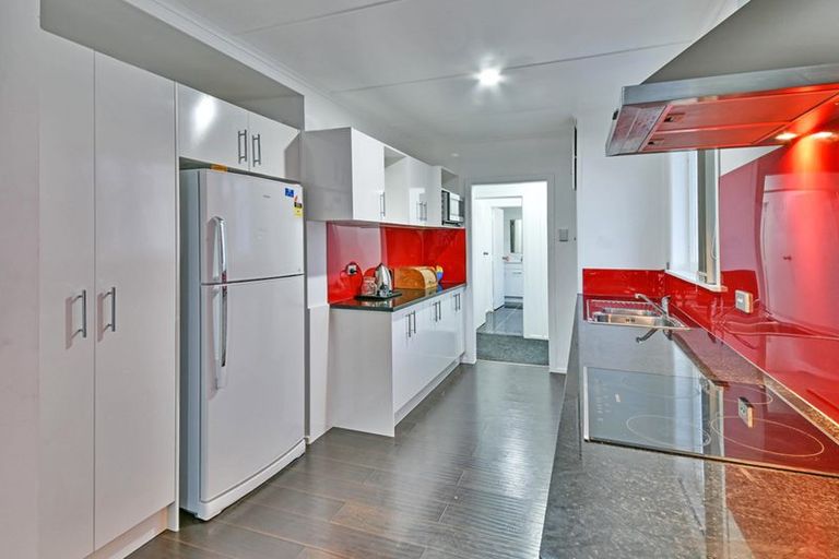 Photo of property in 2/49 Sutton Crescent, Papakura, 2110