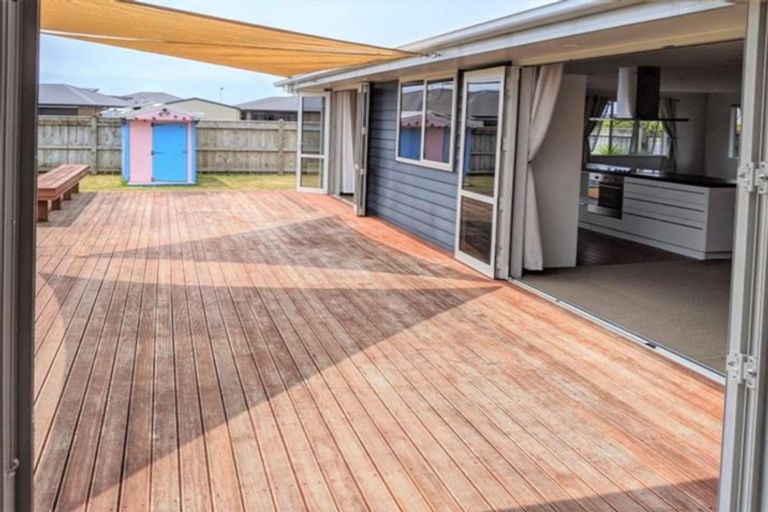Photo of property in 4 Rawiri Drive, Bell Block, New Plymouth, 4312