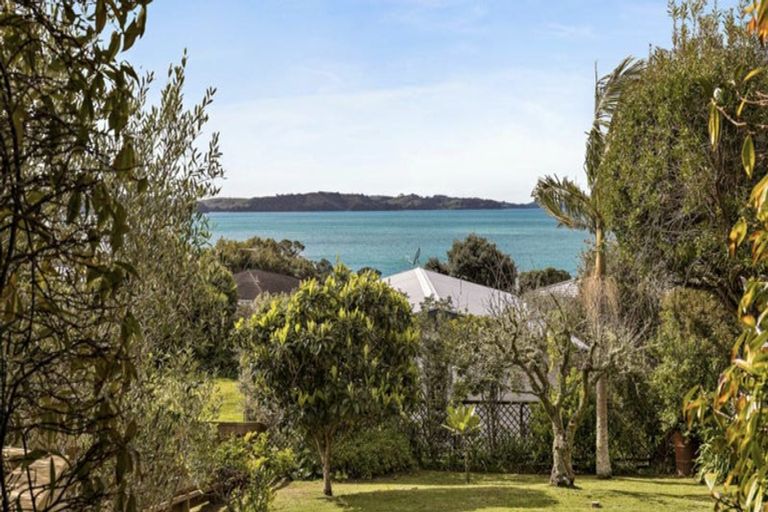 Photo of property in 6a Piccadilly Circus, Snells Beach, 0920