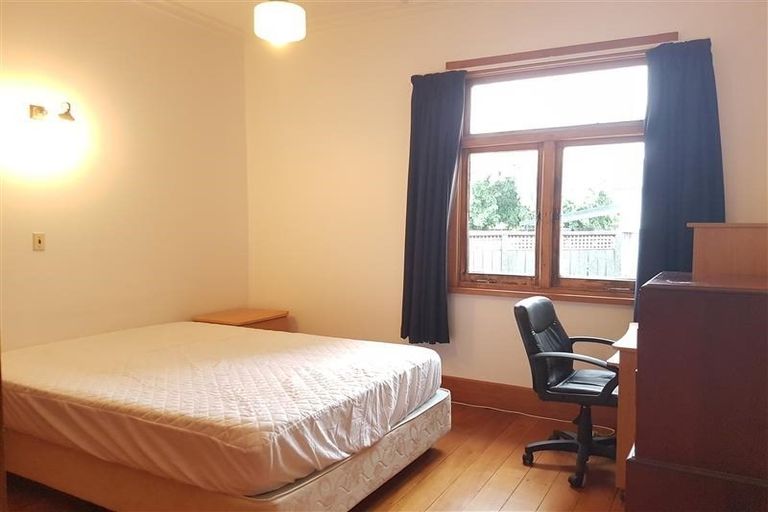 Photo of property in 353 Featherston Street, Palmerston North, 4414