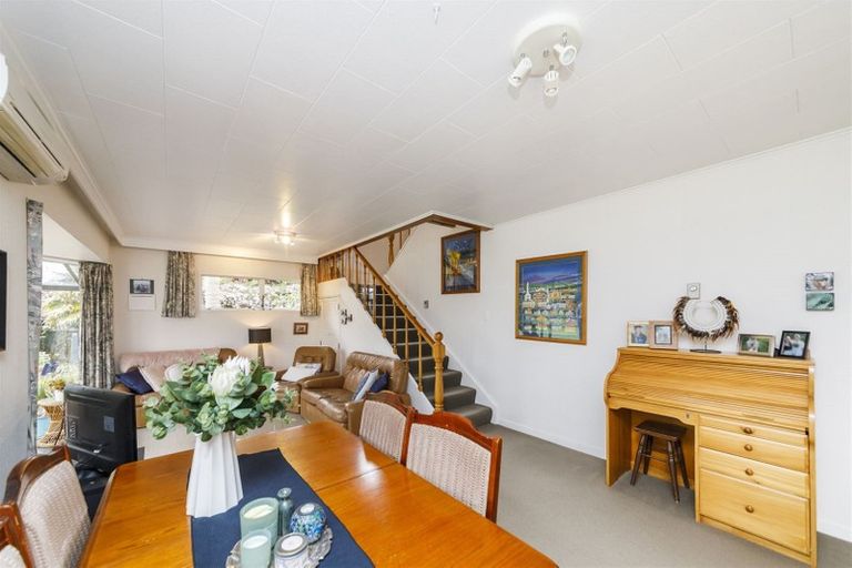 Photo of property in 8 Linmor Place, Terrace End, Palmerston North, 4410
