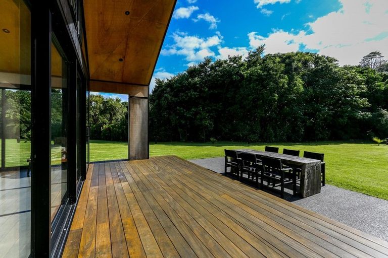 Photo of property in 23c Arden Place, Oakura, 4314