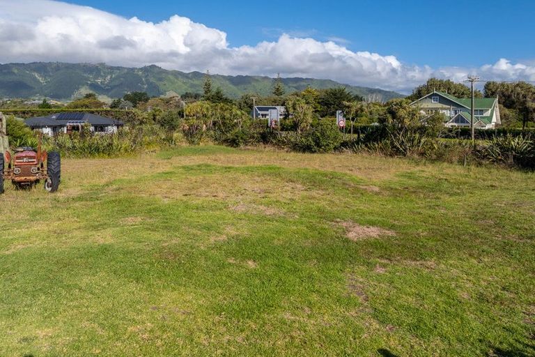 Photo of property in 39 Paetawa Road, Peka Peka, Waikanae, 5391