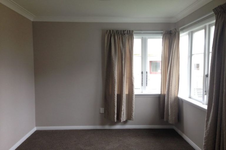 Photo of property in 56 Shamrock Street, Takaro, Palmerston North, 4412