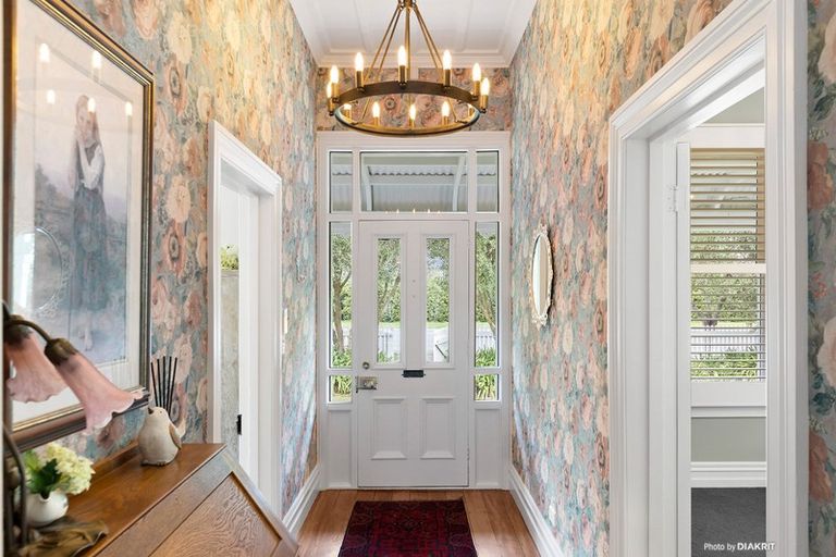 Photo of property in 106 Jellicoe Street, Martinborough, 5711