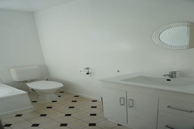 Photo of property in 1/65 Effingham Street, North New Brighton, Christchurch, 8083