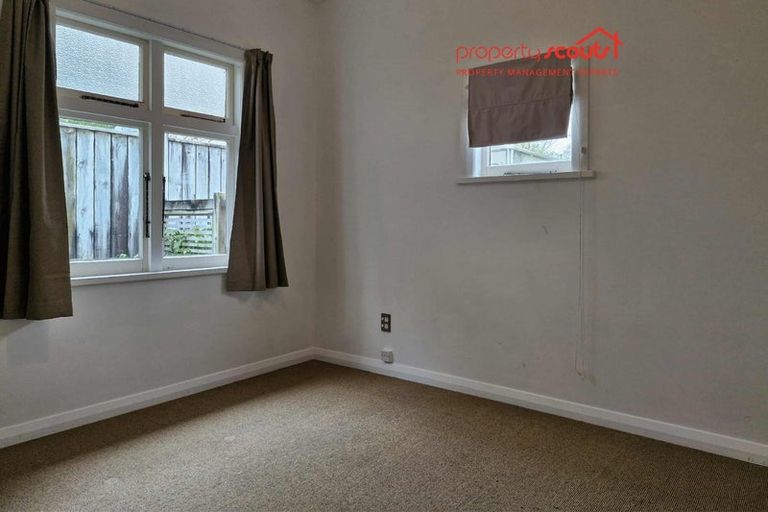 Photo of property in 40 Waiwaka Terrace, Strandon, New Plymouth, 4312