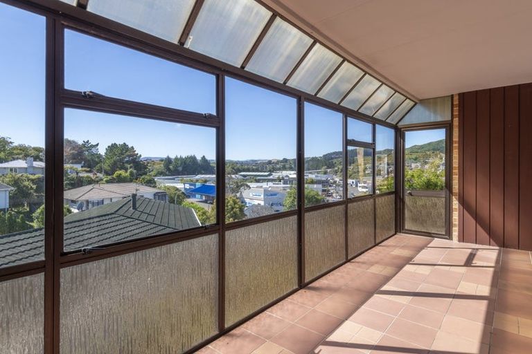 Photo of property in 7 Rembrandt Avenue, Tawa, Wellington, 5028