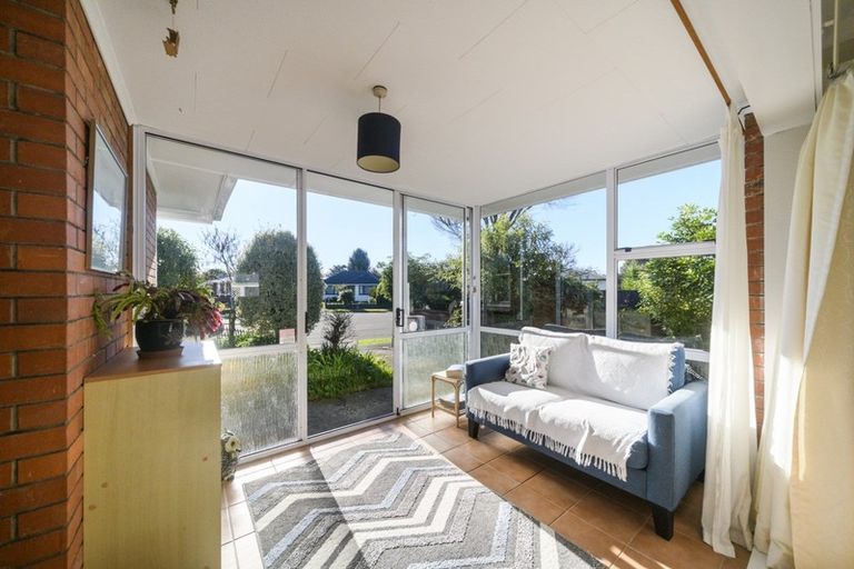 Photo of property in 8 Conway Place, Terrace End, Palmerston North, 4410