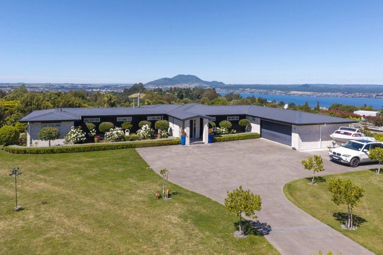 Photo of property in 35 Blue Ridge Drive, Acacia Bay, Taupo, 3385