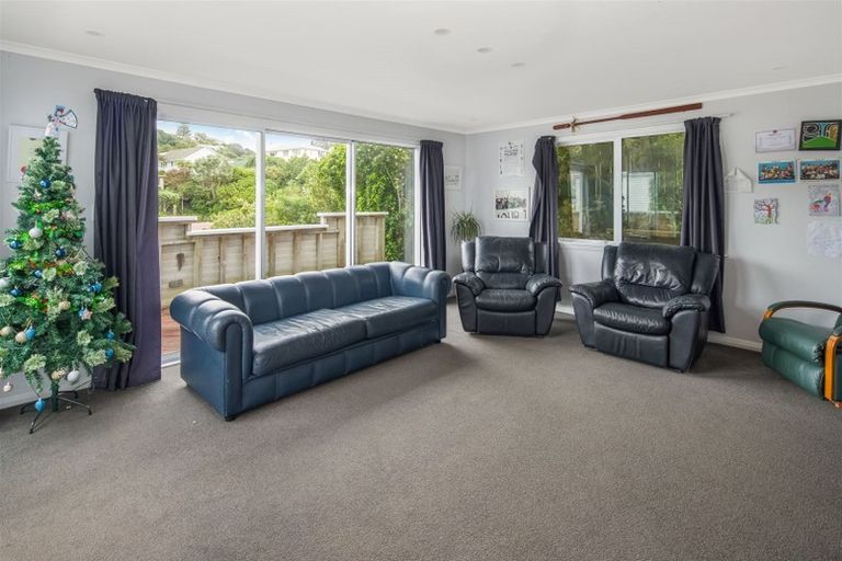 Photo of property in 34 Bassett Road, Johnsonville, Wellington, 6037