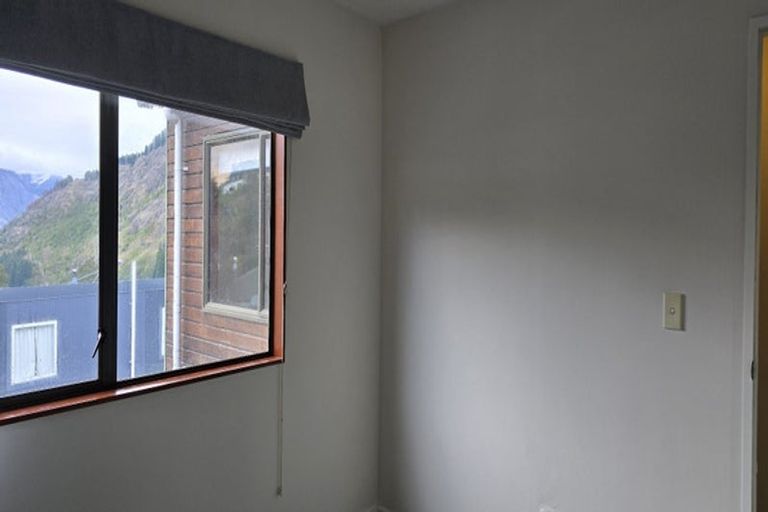 Photo of property in 17 Watts Road, Fernhill, Queenstown, 9300