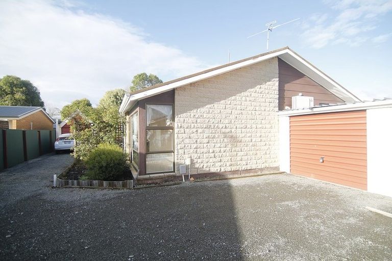 Photo of property in 3/36 Division Street, Riccarton, Christchurch, 8041