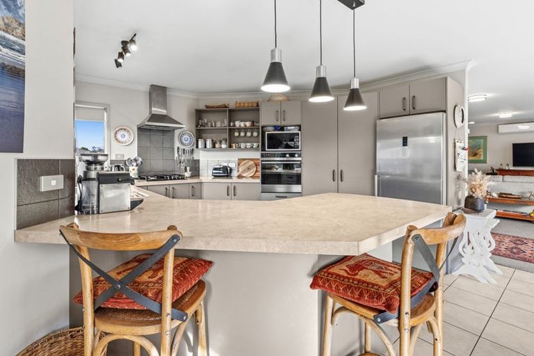 Photo of property in 19 Pania Place, Poraiti, Napier, 4112
