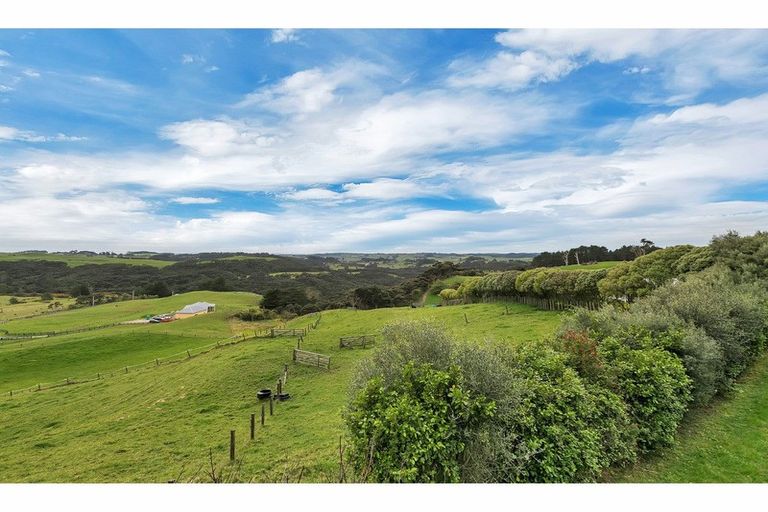 Photo of property in 125 Alf Access Road, Helensville, 0875