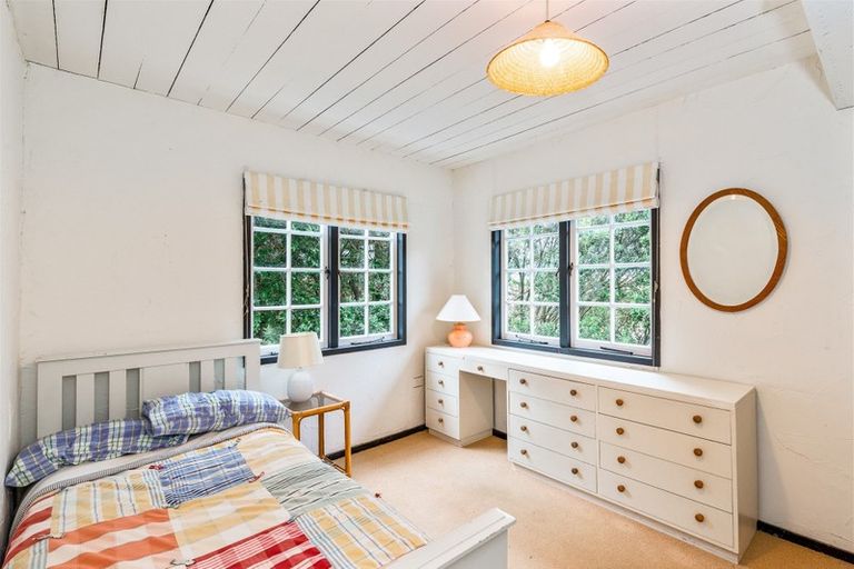 Photo of property in 1 Kohutuhutu Road, Raumati Beach, Paraparaumu, 5032