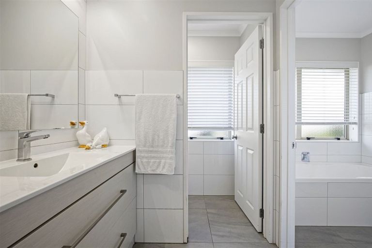 Photo of property in 114 Butcher Road, Pukekohe, 2120