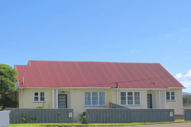 Photo of property in 36 Strathmore Avenue, Strathmore Park, Wellington, 6022