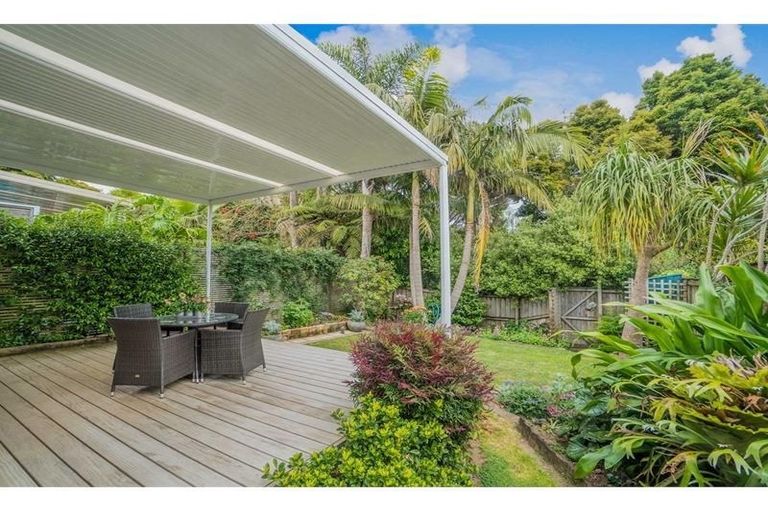 Photo of property in 6a Tipene Place, Meadowbank, Auckland, 1072