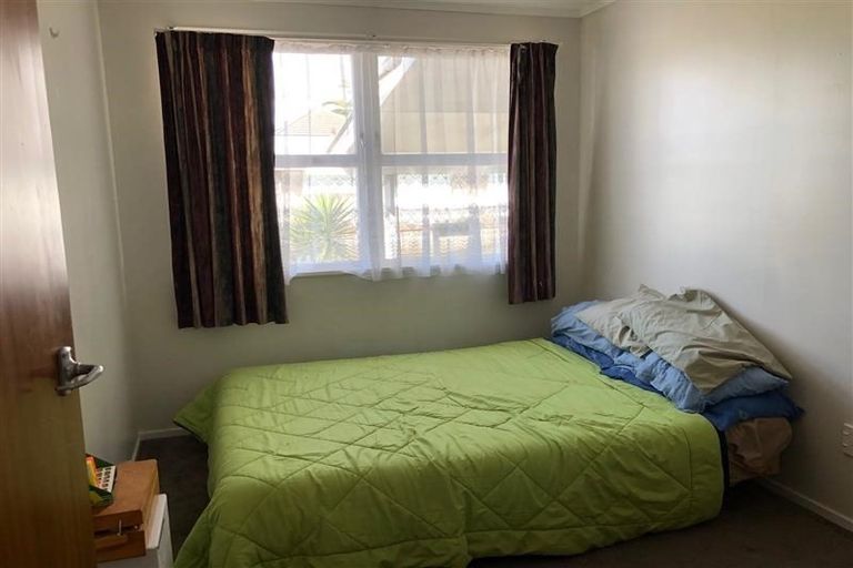 Photo of property in 16 Tironui Station Road East, Papakura, 2112