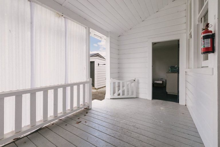 Photo of property in 74 Chelwood Street, Takaro, Palmerston North, 4412