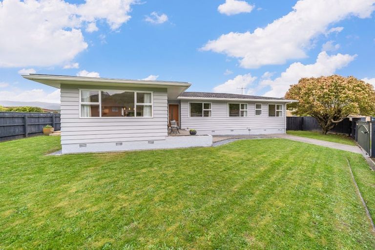 Photo of property in 2 Mitre Grove, Trentham, Upper Hutt, 5018