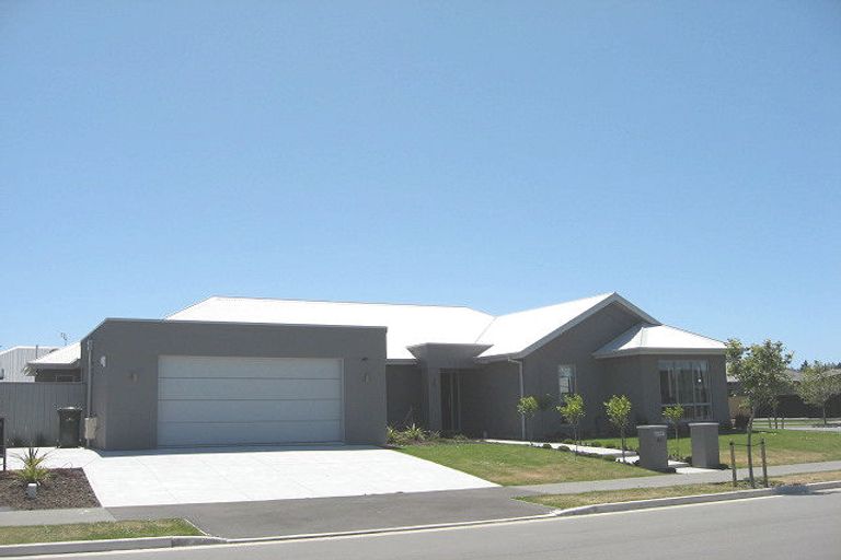 Photo of property in 43 Reka Street, Parklands, Christchurch, 8083