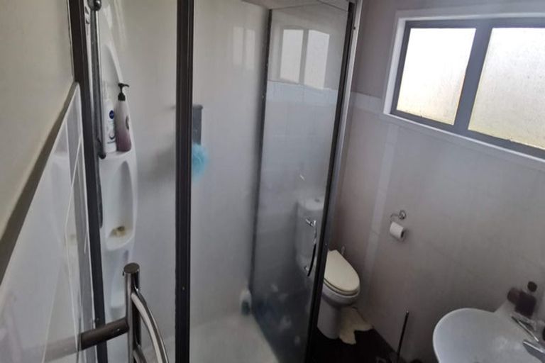 Photo of property in 22 Deane Avenue, Titirangi, Auckland, 0604