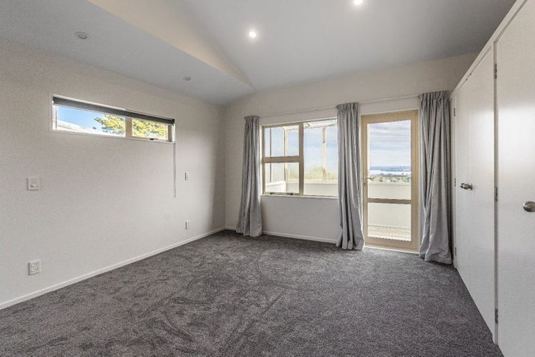 Photo of property in 4/7 Radiata Lane, Chatswood, Auckland, 0626