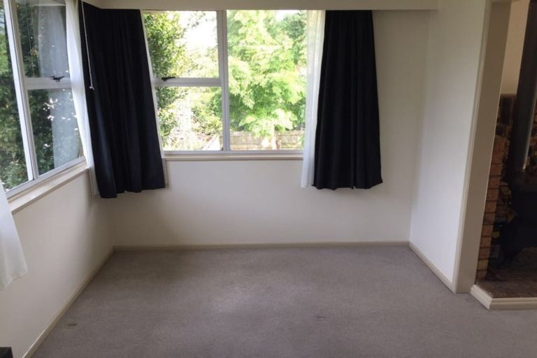 Photo of property in 1/4 Orton Street, Glenfield, Auckland, 0627