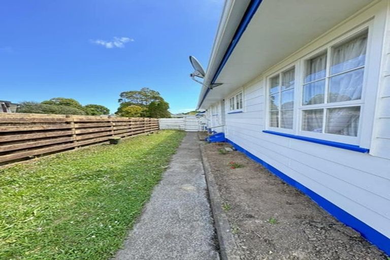 Photo of property in 16 Cottrell Place, Clendon Park, Auckland, 2103