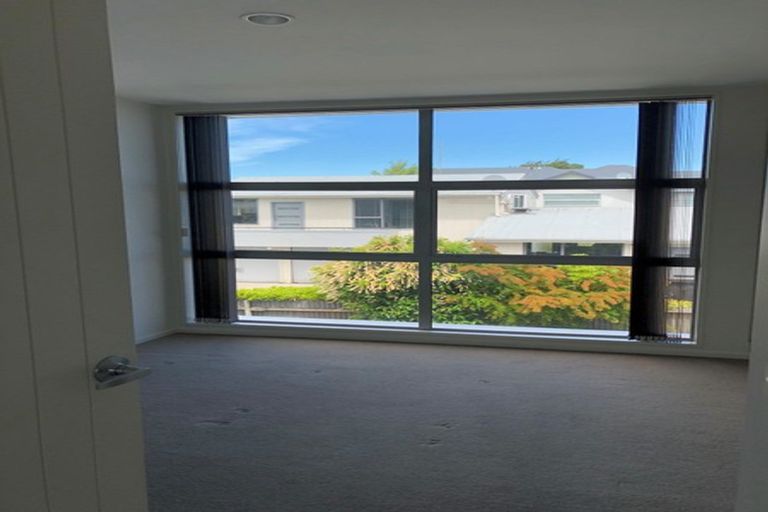 Photo of property in 545 Barbadoes Street, Edgeware, Christchurch, 8013
