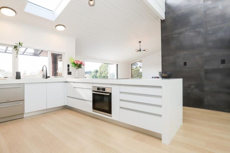 Photo of property in 74 Wallace Road, Temple View, Hamilton, 3289