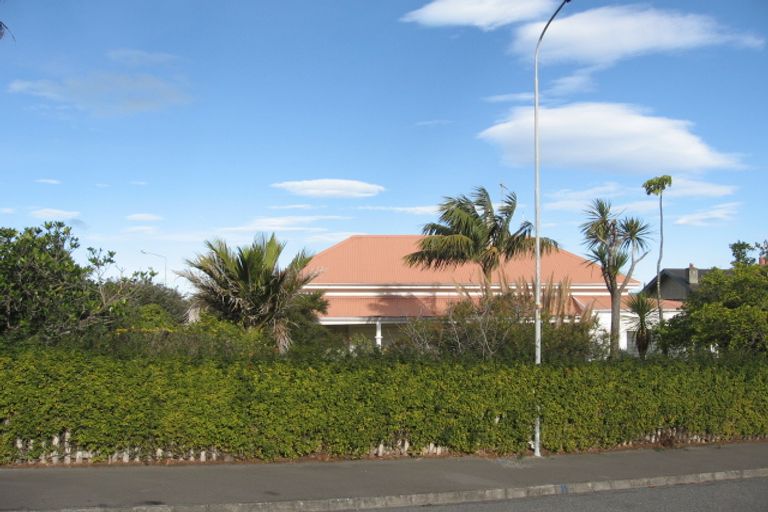 Photo of property in 14 Cobden Road, Bluff Hill, Napier, 4110