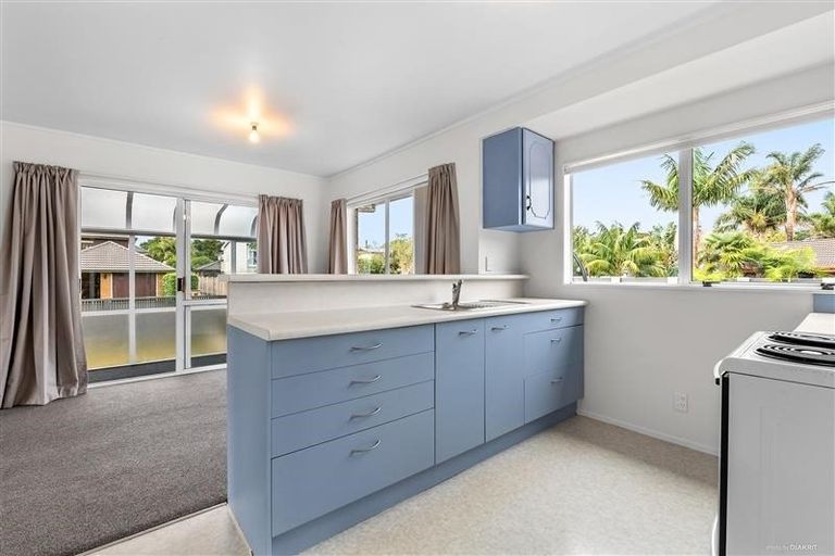 Photo of property in 15a The Circle, Manly, Whangaparaoa, 0930