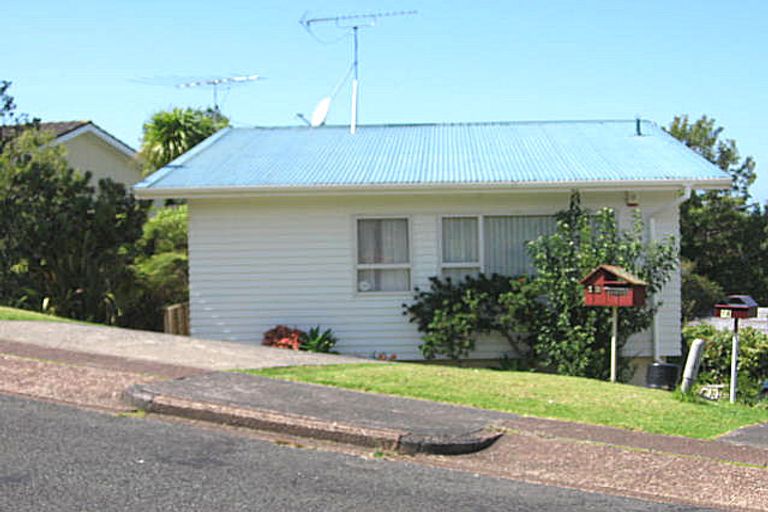 Photo of property in 12 Dunraven Place, Torbay, Auckland, 0630