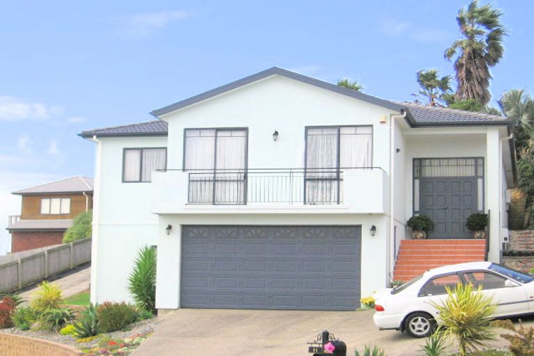 Photo of property in 11 Maidstone Place, Oteha, Auckland, 0632