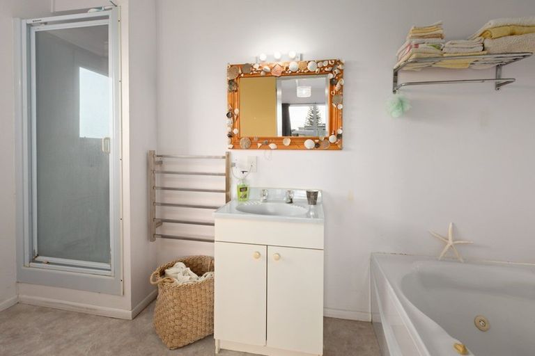 Photo of property in 61 Seaforth Road, Waihi Beach, 3611