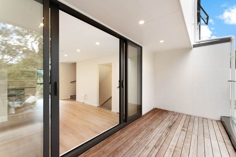 Photo of property in 6/10 Orchid Place, Te Atatu South, Auckland, 0610